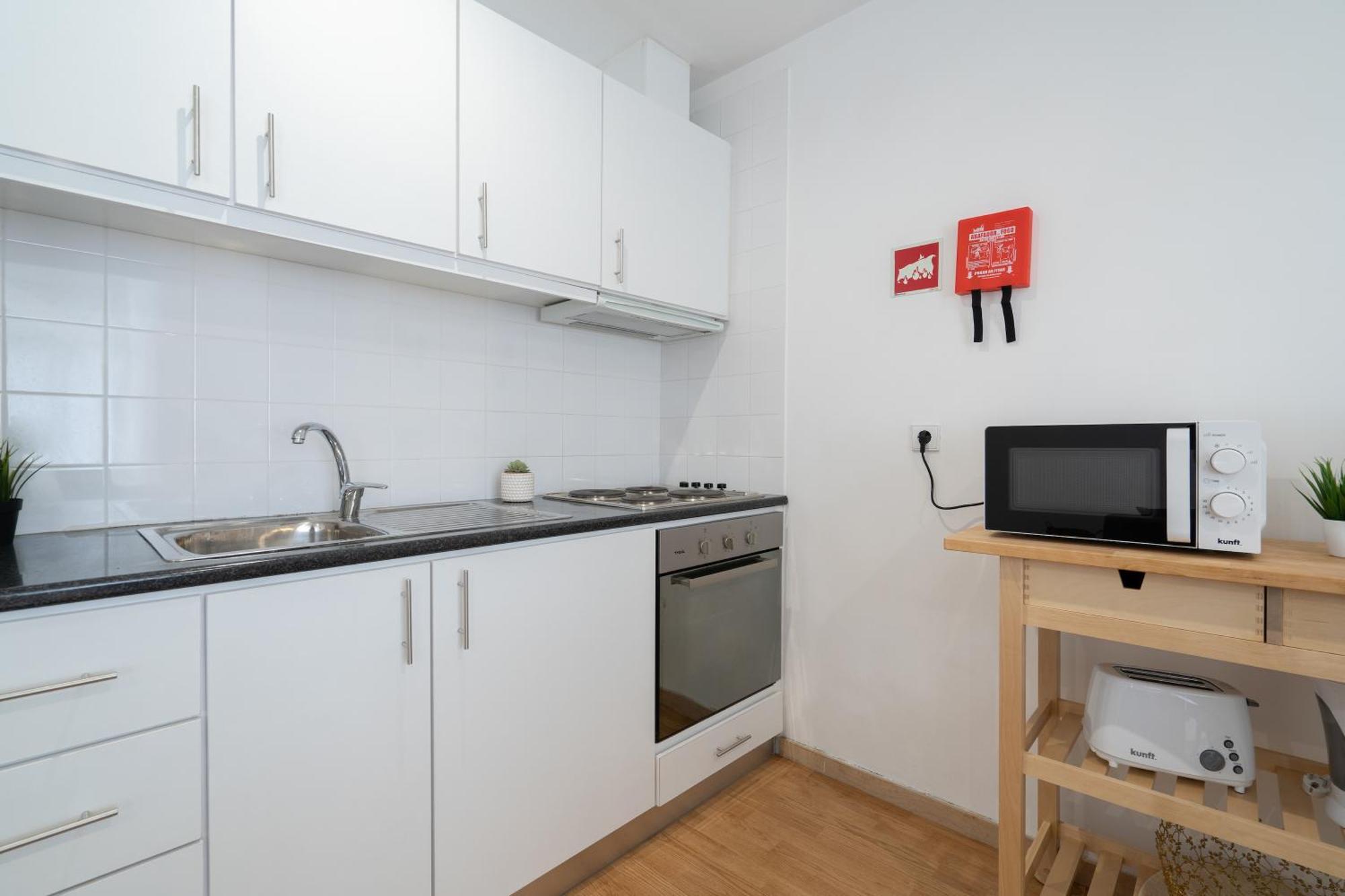 Host Wise - Colorful Fresh Flats - Batalha Appartement Porto Buitenkant foto