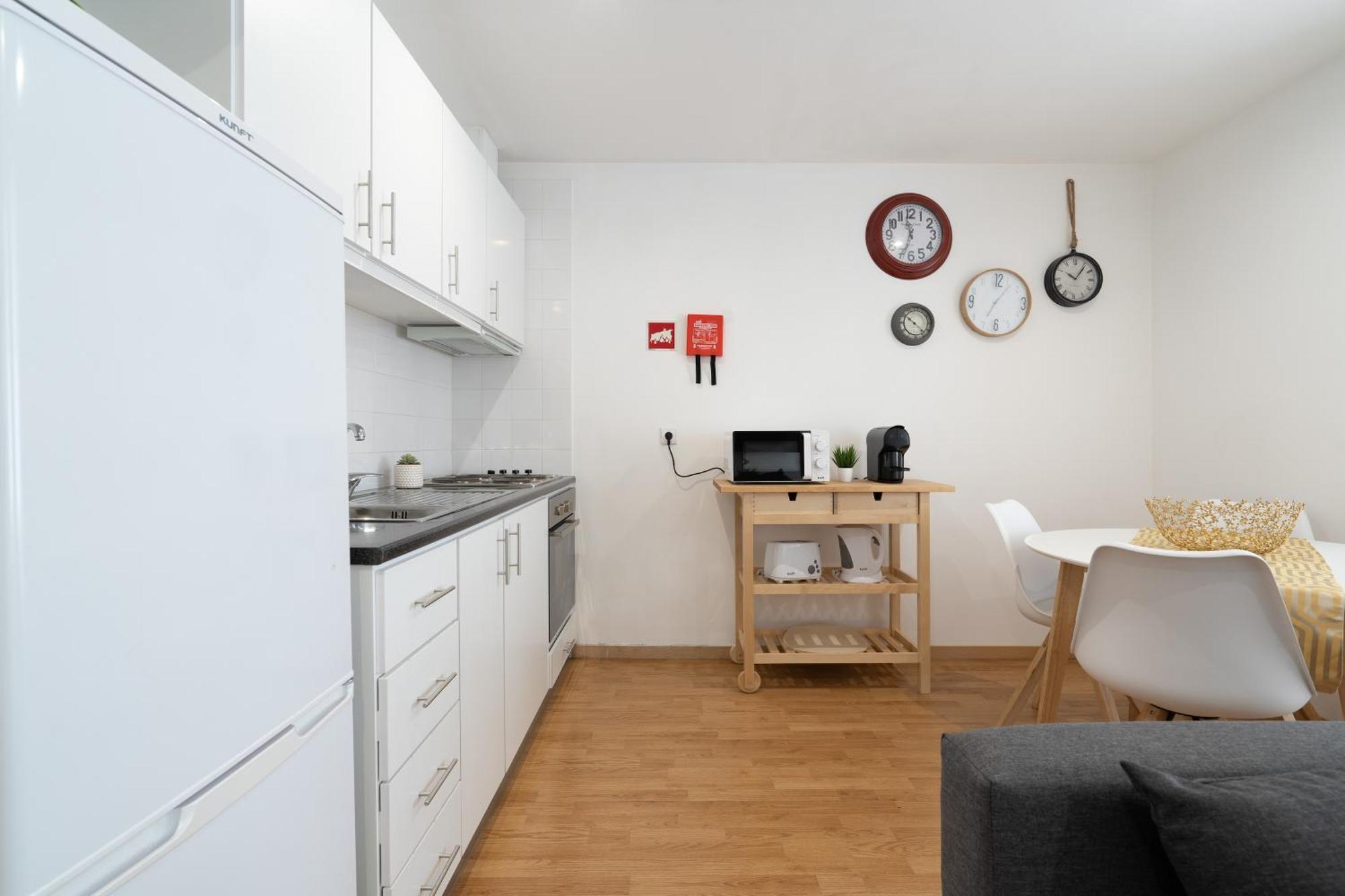 Host Wise - Colorful Fresh Flats - Batalha Appartement Porto Buitenkant foto
