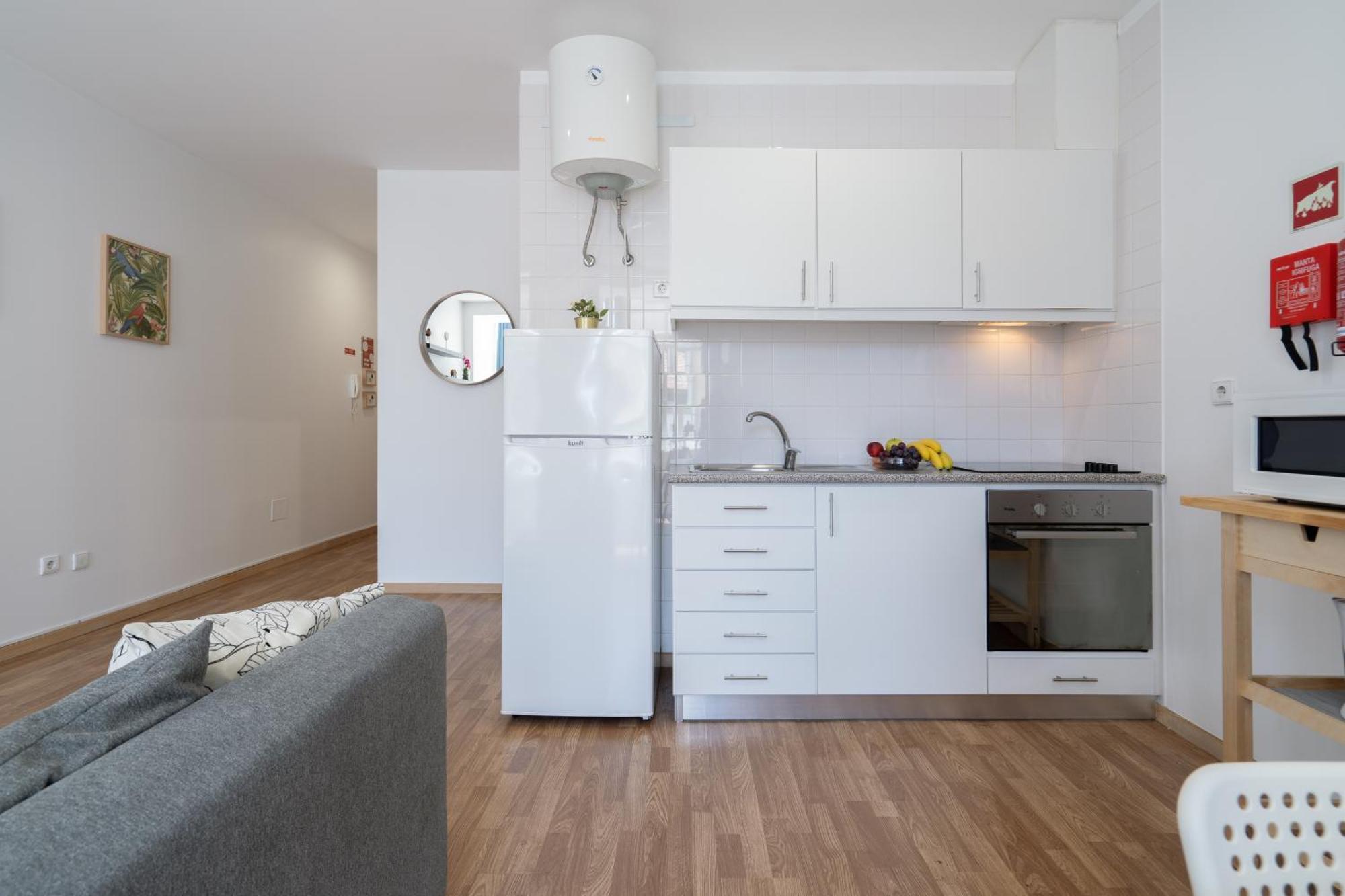 Host Wise - Colorful Fresh Flats - Batalha Appartement Porto Buitenkant foto